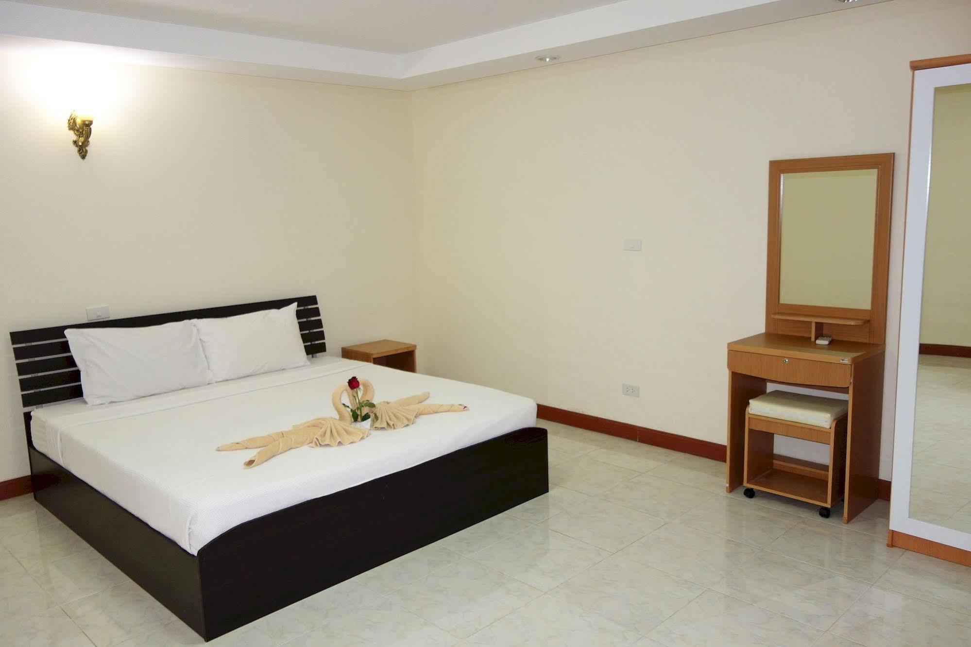 Jungle Resort Pantai Jomtien Luaran gambar